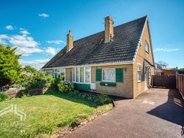 1 bedroom semi detached bungalow for sale