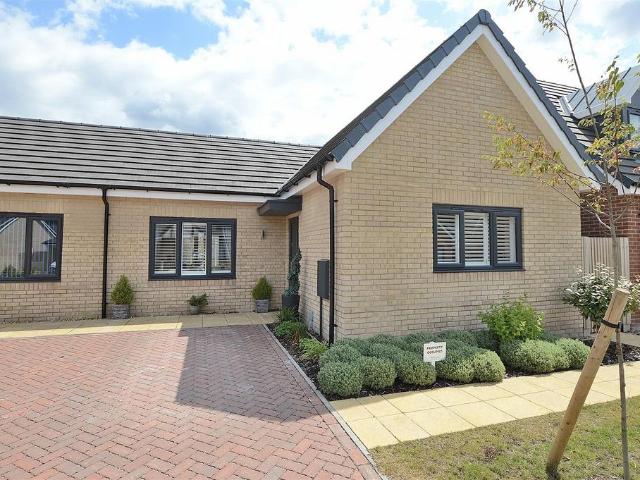 1 bedroom semi detached bungalow for sale