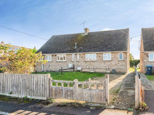 1 bedroom semi detached bungalow for sale