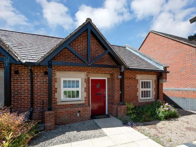 1 bedroom semi detached bungalow for sale