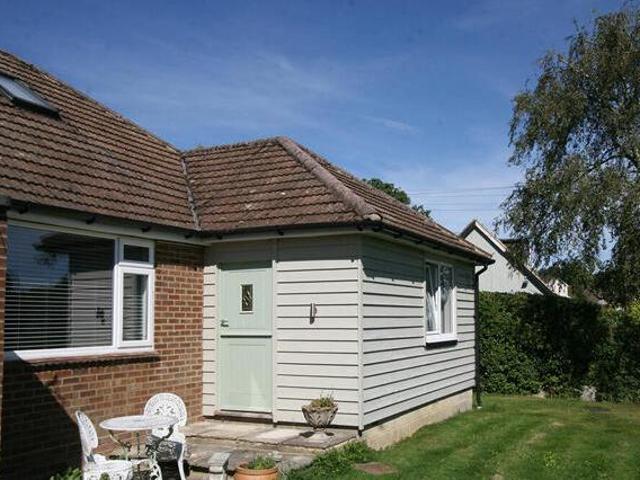 1 Bedroom Semi detached Bungalow For Rent In Tenterden, Kent