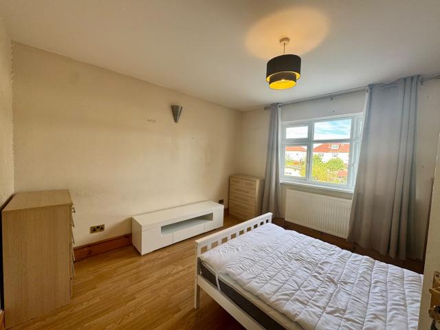 1 Bedroom Semi Detached for Let in Wembley