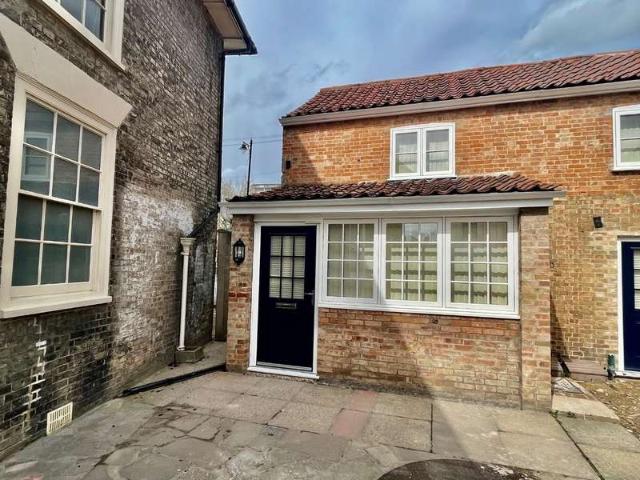 1 Bedroom Semi Detached House