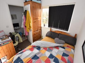 1 bedroom Semi detached house To Let