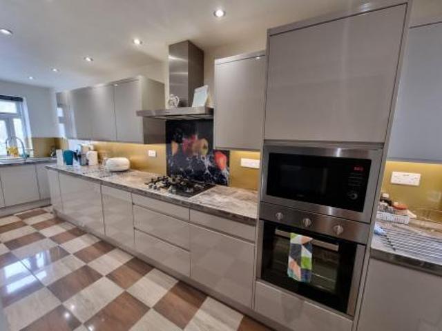 1 bedroom Semi detached house To Let