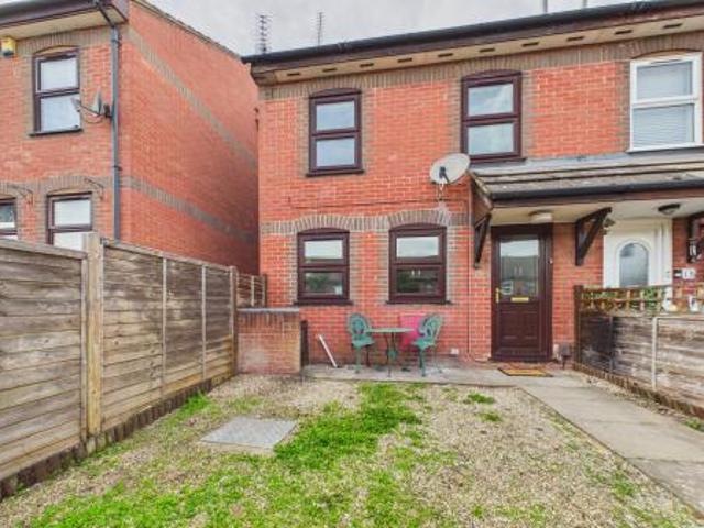 1 bedroom Semi detached house To Let
