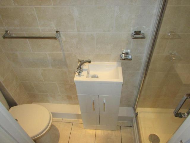 1 bedroom Semi detached house To Let