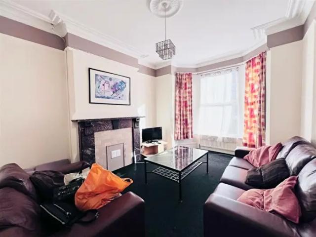 1 Bedroom Semi Detached House To Rent In Burford Road, Nottingham, NG7