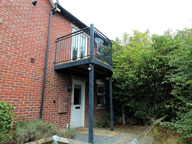 1 Bedroom Semi Detached House To Rent In Church Gresley, DE11
