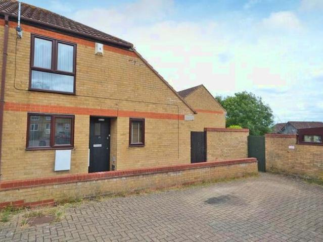 1 Bedroom Semi Detached House To Rent In Hartwort Close, Walnut Tree, Milton Keynes, Buckinghamshire, MK7