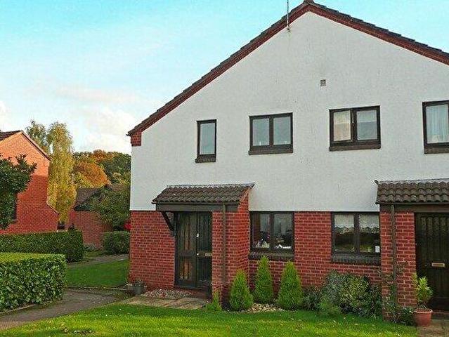 1 Bedroom Semi Detached House To Rent In Spring Pool, Priory Court, Warwick, Warwickshire, CV34