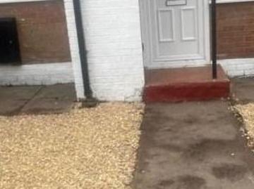 1 bedroom semi detached house to rent