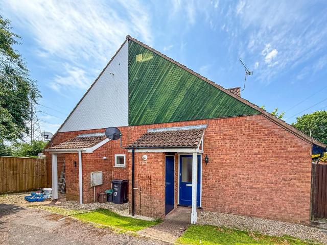 1 bedroom semi detached house to rent