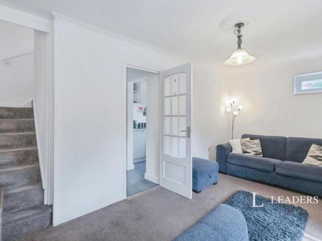 1 bedroom semi detached house to rent