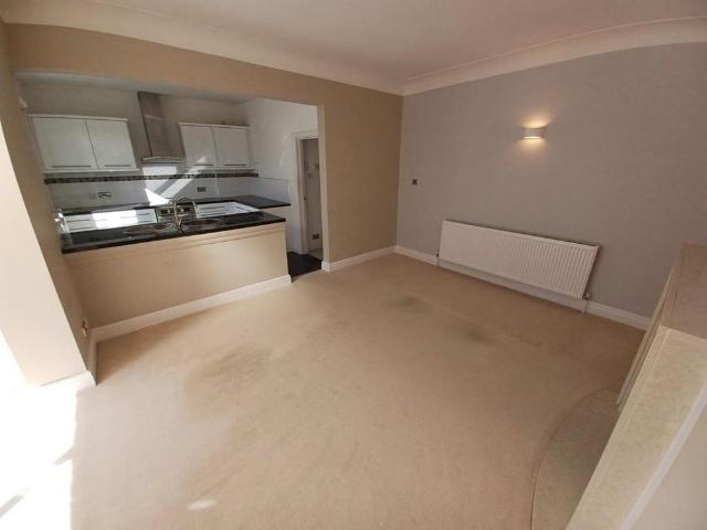 1 bedroom semi detached house to rent
