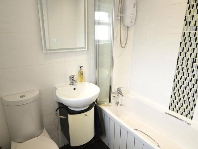 1 bedroom semi detached house to rent