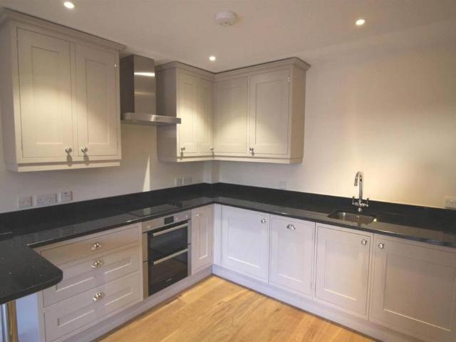 1 bedroom semi detached house to rent