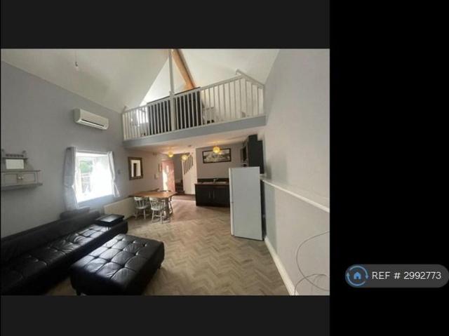 1 bedroom semi detached house to rent
