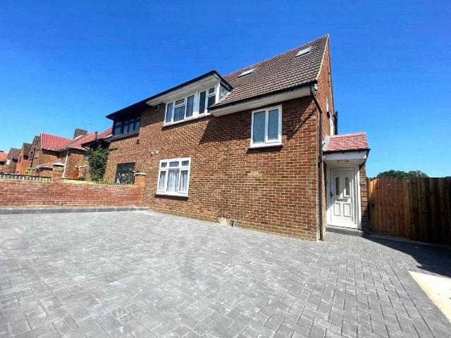 1 bedroom Semi detached house to rent