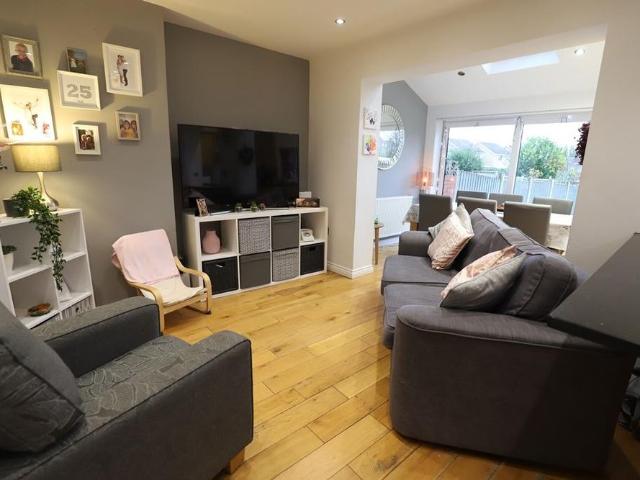 1 bedroom semi detached house to rent