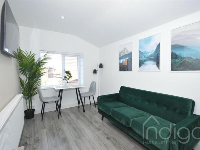 1 bedroom semi detached house to rent