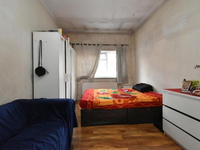 1 bedroom semi detached house to rent