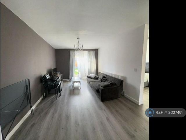 1 bedroom semi detached house to rent