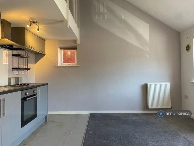 1 bedroom semi detached house to rent