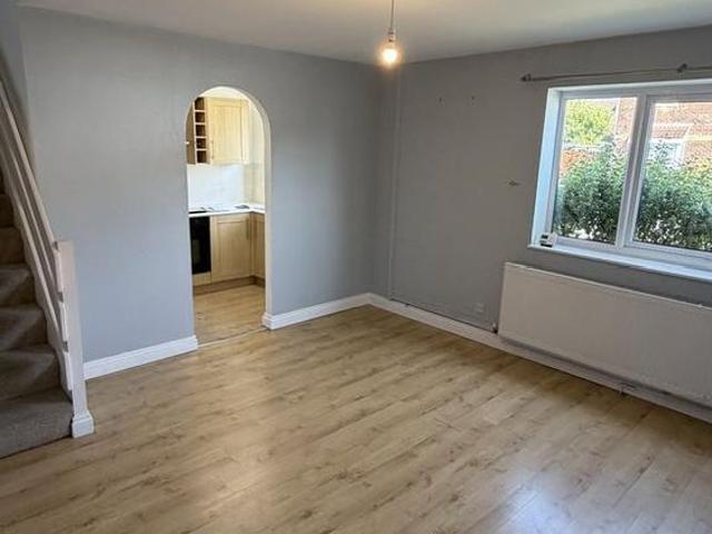 1 bedroom semi detached house to rent