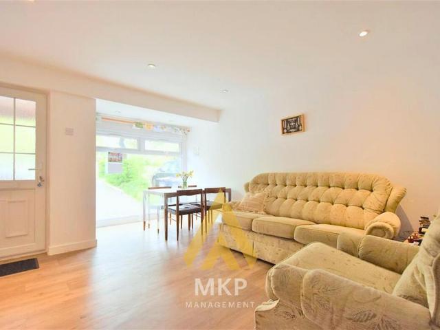1 bedroom semi detached house to rent