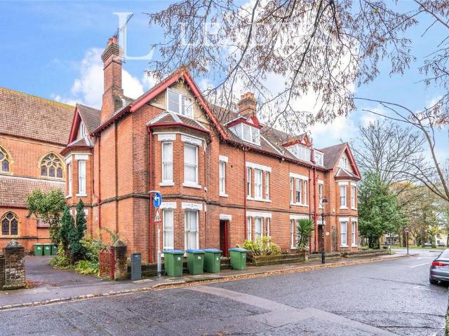 1 bedroom semi detached house to rent