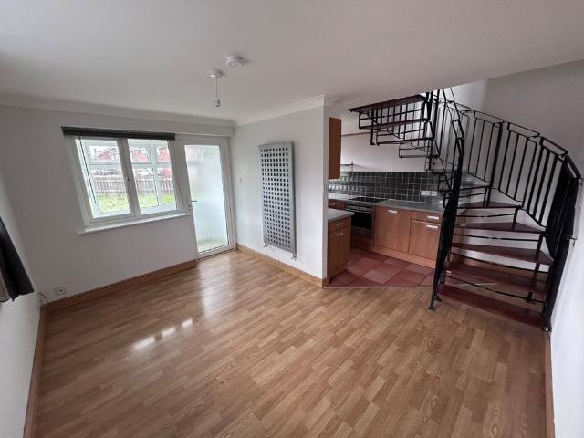 1 bedroom semi detached house to rent