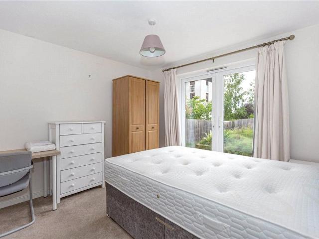 1 bedroom semi detached house to rent