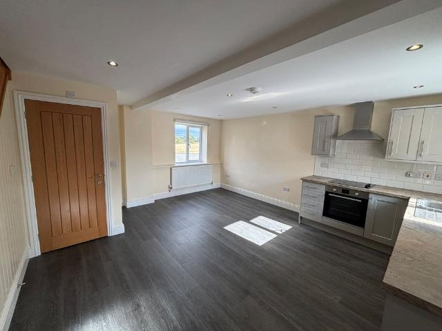 1 bedroom semi detached house to rent
