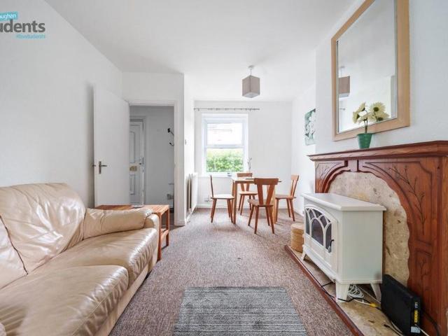 1 bedroom semi detached house to rent