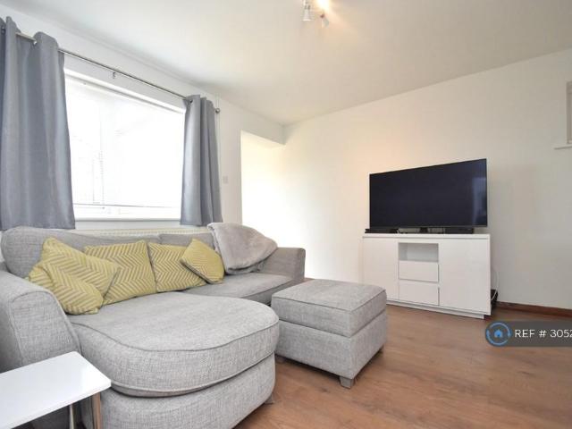 1 bedroom semi detached house to rent