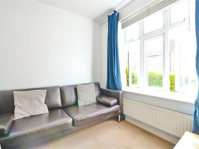 1 bedroom semi detached house to rent
