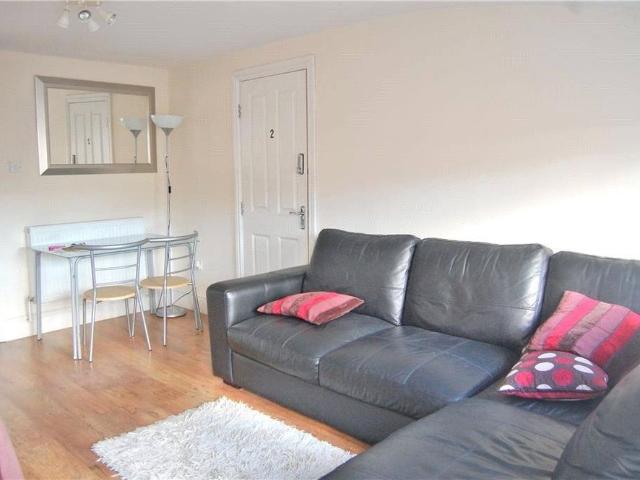 1 bedroom semi detached house to rent