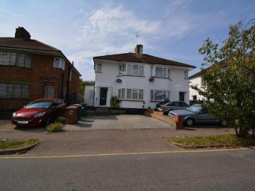 1 bedroom semi detached house to rent