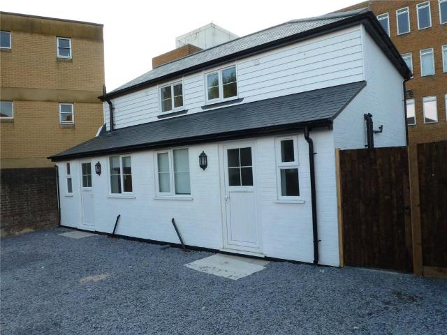 1 bedroom semi detached house to rent