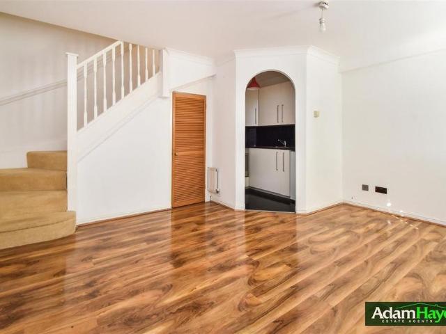 1 bedroom semi detached house to rent