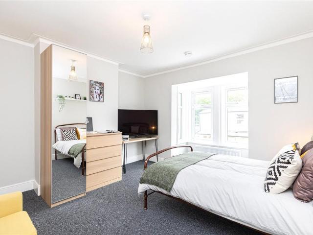 1 bedroom semi detached house to rent