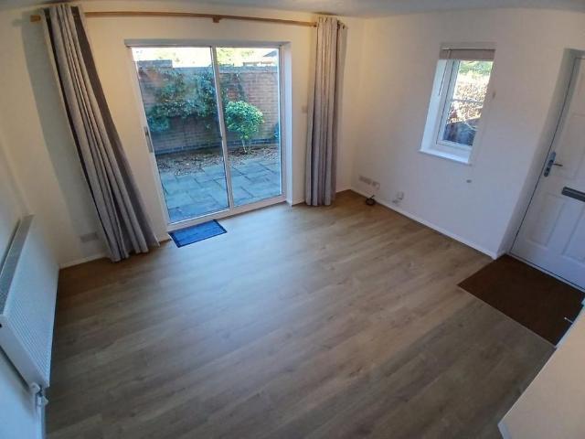1 bedroom semi detached house to rent