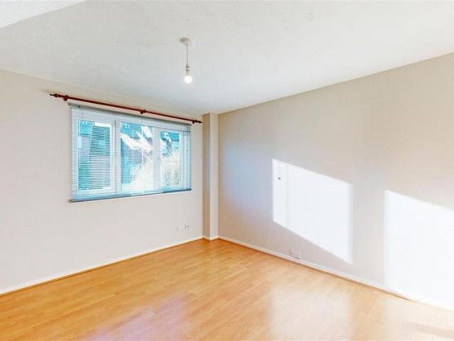 1 bedroom semi detached house to rent