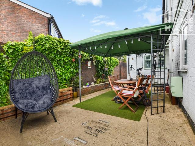 2 bedroom semi detached house to rent