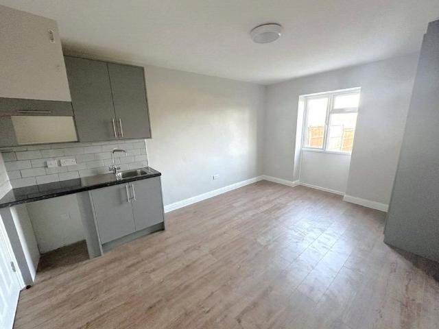 1 bedroom semi detached house to rent