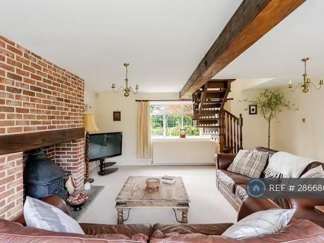 1 bedroom semi detached house to rent