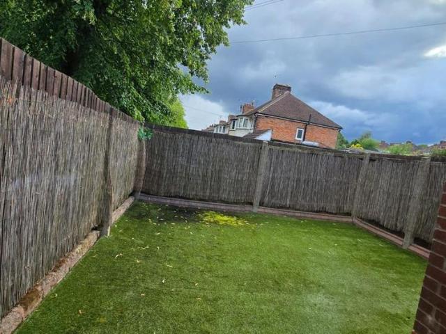 1 bedroom semi detached house to rent