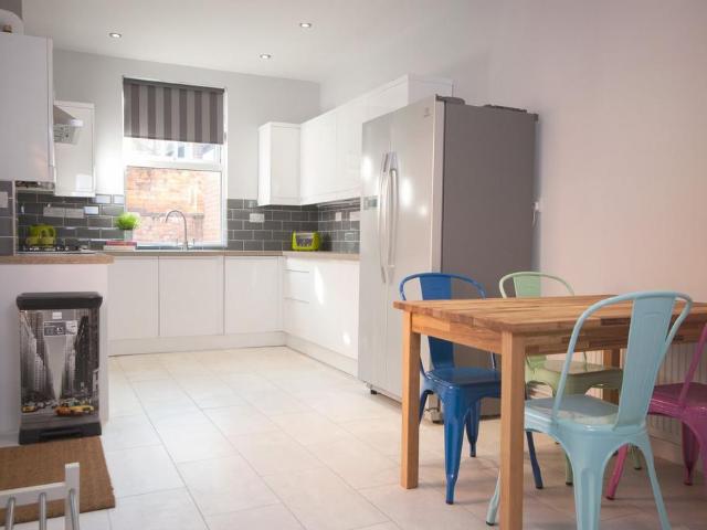1 bedroom semi detached house to rent