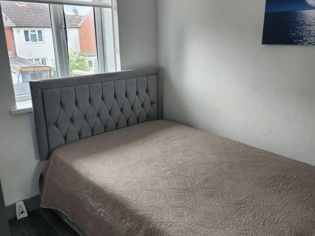1 bedroom semi detached house to rent